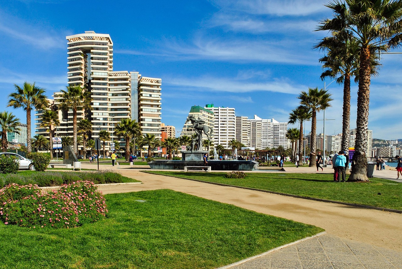 Viña del Mar Chile beachfront Avenida Perú