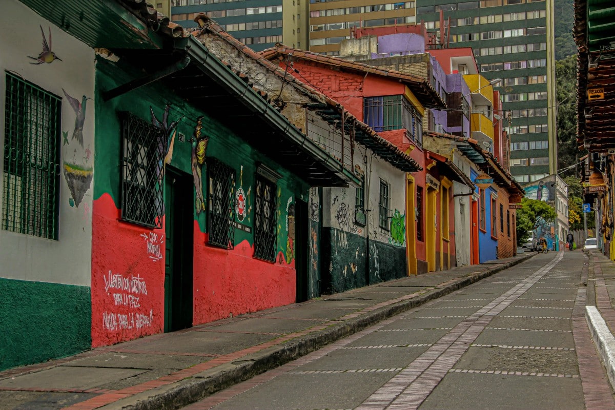 English speaking doctor Bogotá Colombia