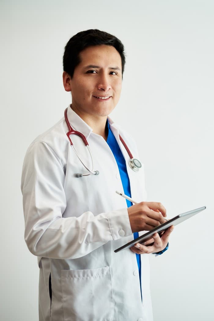 Dr. David Quispe — TravelDoctores